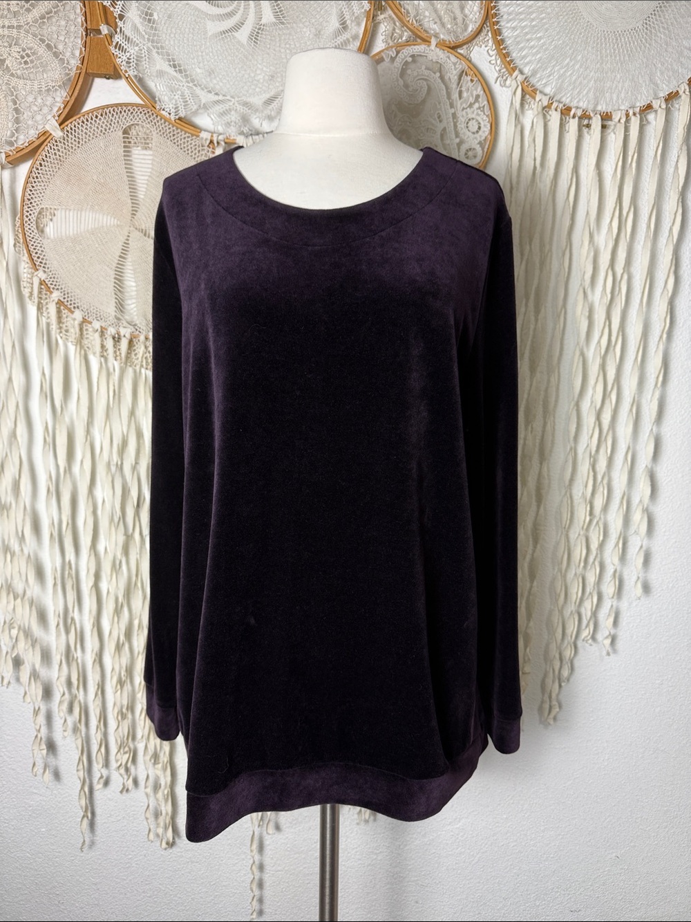 Hanro Velvet Long sleeve Pullover Top in Eggplant Size Large